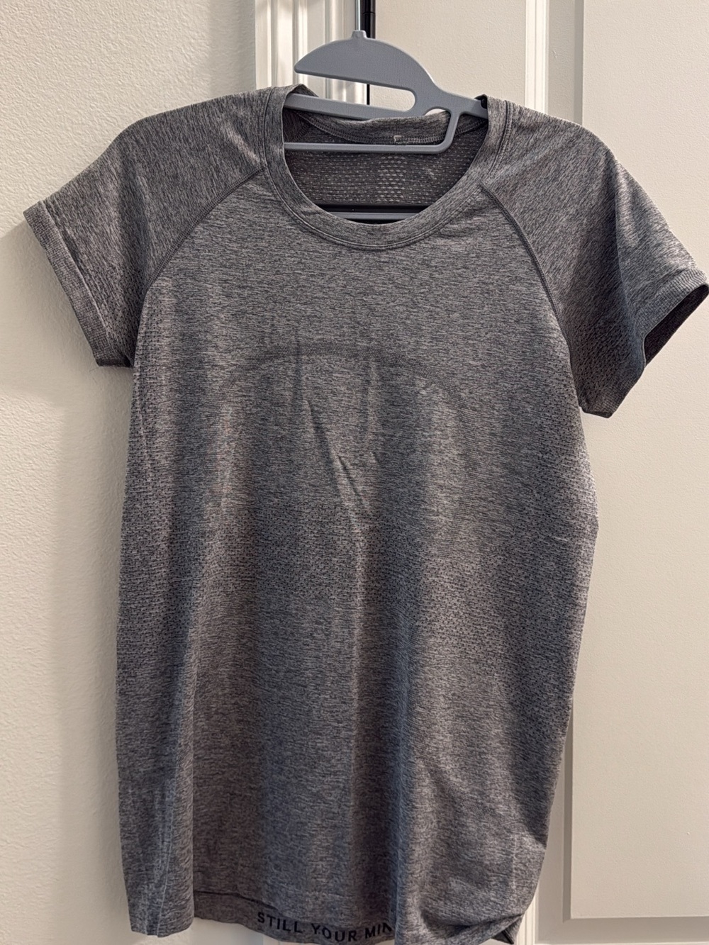 lululemon athletica Women's Short Sleeve Tee - Gray Heather
